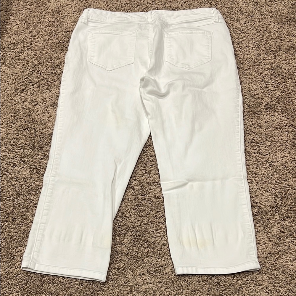 White capris - Picture 5 of 8